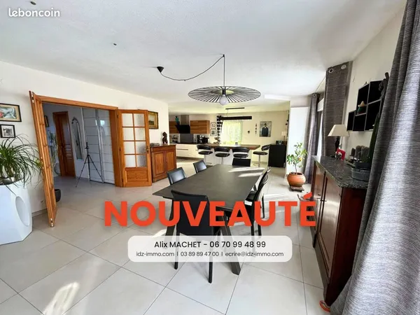 Villa 6 pièces 221 m² 