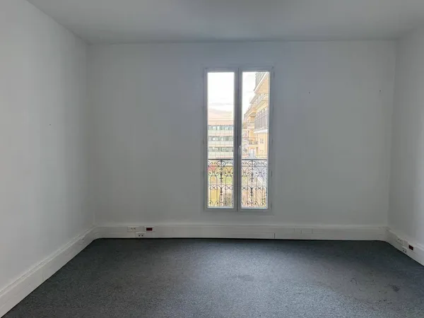 Bureaux 115 m² 