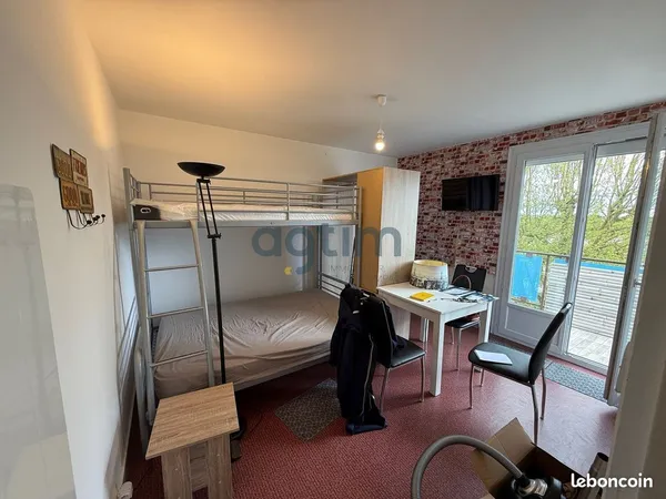 Studio 1 pièce 23 m² 
