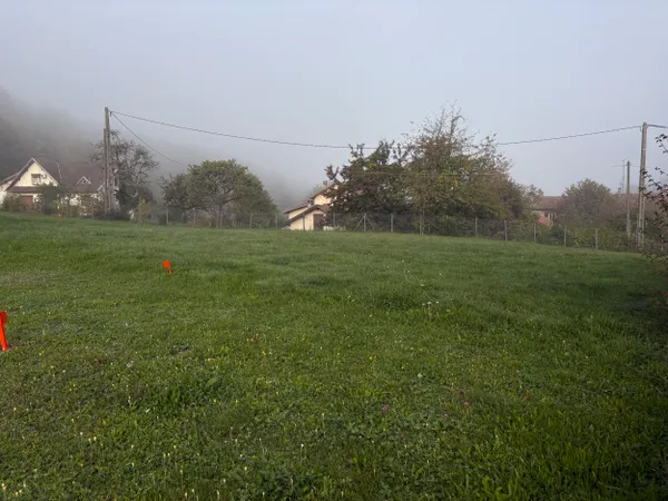 Nivolas grande parcelle de 1582m² avec Egout 