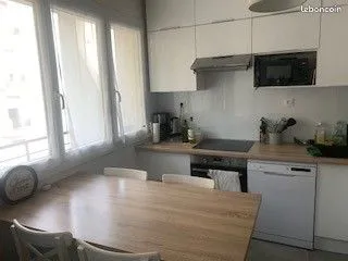 1 chambre dans une co location 