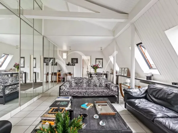 Rue du Bac - appartement à vendre en dernier étage avec une cha 