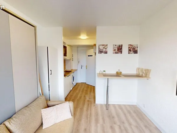Studio 1 pièce 16 m² 