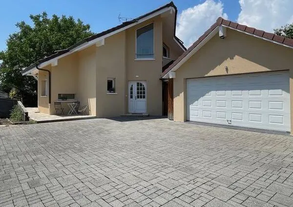 Maison 6 pièces 204 m² 