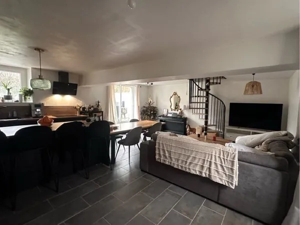 Maison rénovée 80 m² avec jardin et dépendance - Proche Avord 