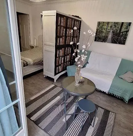 Studio 1 pièce 25 m² 