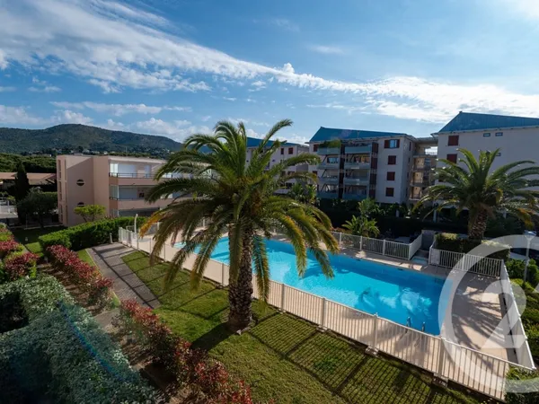 Studio 1 pièce 27 m² 