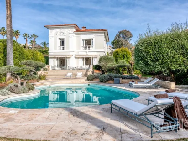 Villa Belle Epoque offrant une vue mer 