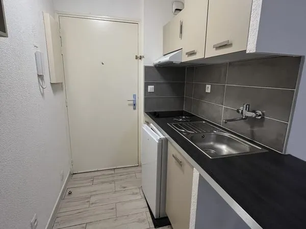 Studio 1 pièce 21 m² 