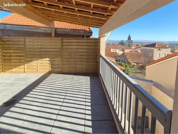 Maison 110m2 • Entièrement rénovée • Patio + terrasse avec vue dégagée • Pont-du-Château 