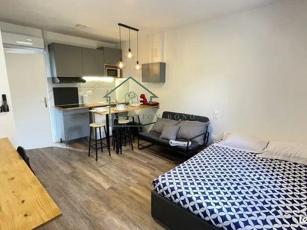 Studio 1 pièce 20 m² 