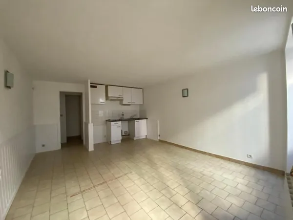 Studio 1 pièce 25 m² 