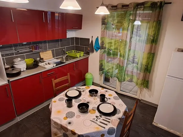 Agreable duplex meuble a l'etage trois bassins les hauts 