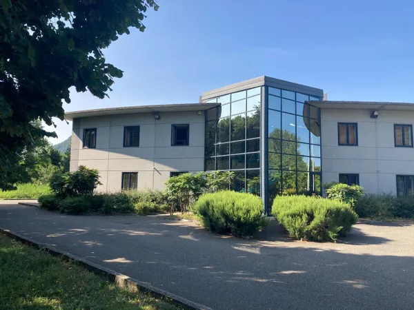 Bureau 102 m² 