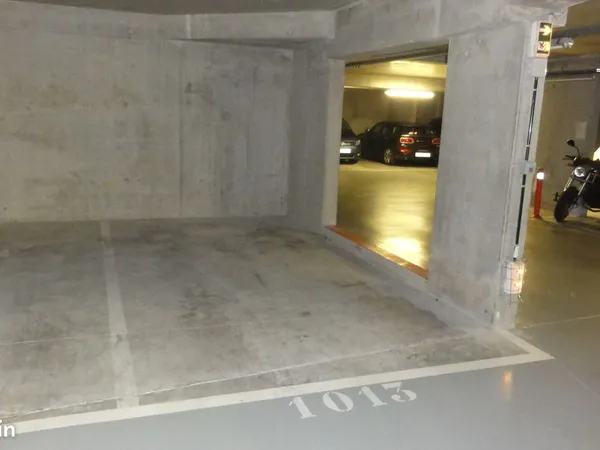 Location Parking Suresnes, T2 Belvédère, Face Collège Hubert Germain 
