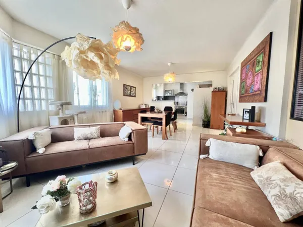 Appartement 4 pièces 96 m² 