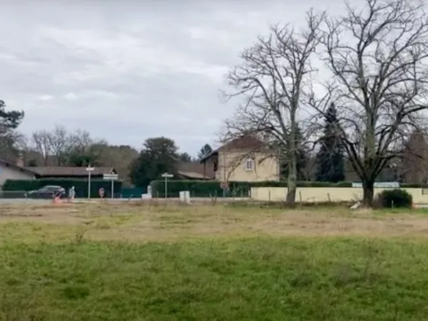Terrain 600 m² 