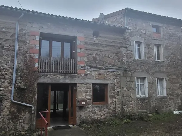 Authentique maison en pierre à fort potentiel 