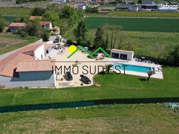 Villa 7 pièces 340 m² 