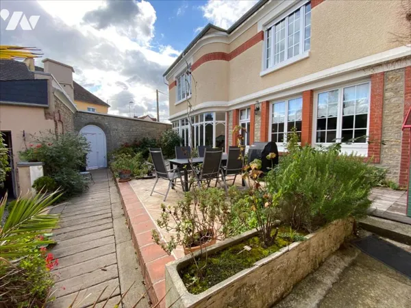 Maison 12 pièces 420 m² 