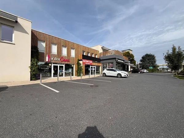 Local commercial 128 m² 