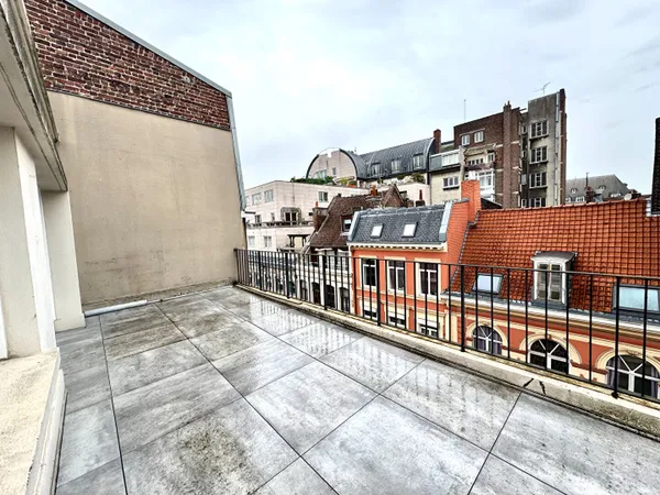 T3 HYPER CENTRE LILLE AVEC TERRASSE DE 16m² 