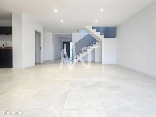 Maison 8 pièces 200 m² 