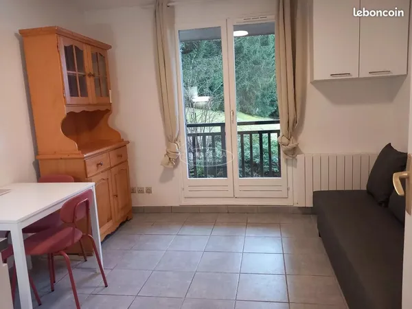 Studio 1 pièce 18 m² 