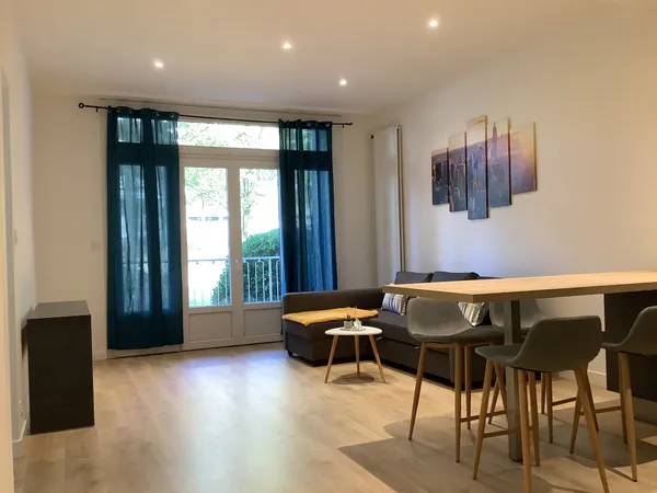Bel appartement meublé T2 de 52 m2 Cholet centre 