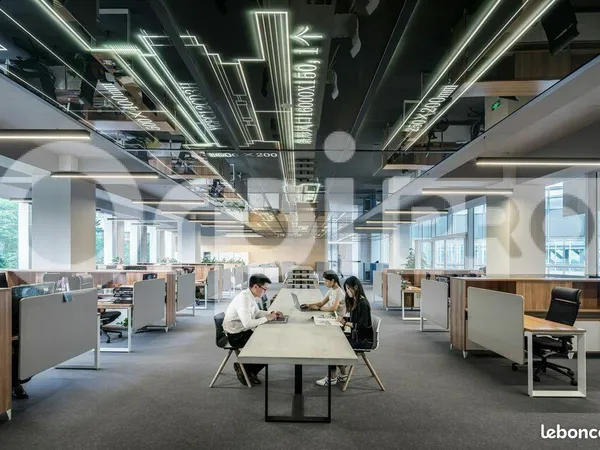 Bureau 108 m² 