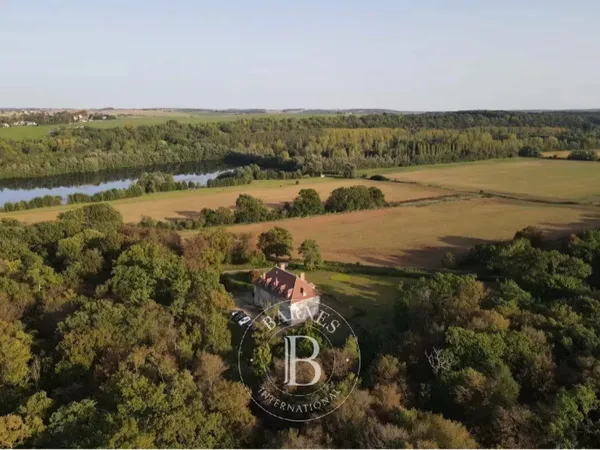 Maison de maître rénovée proche Paris - 1.3 hectares 