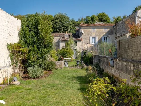 Echoppe bordelaise de 5 pièces principales 
