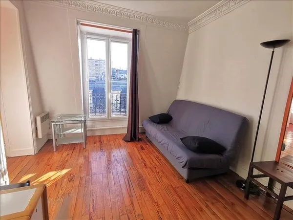 Studio 1 pièce 18 m² 