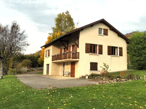 MAISON FAMILIALE- 5 CH-GRANDE SALLE DE VIE LUMINEUSE- AU CAL 