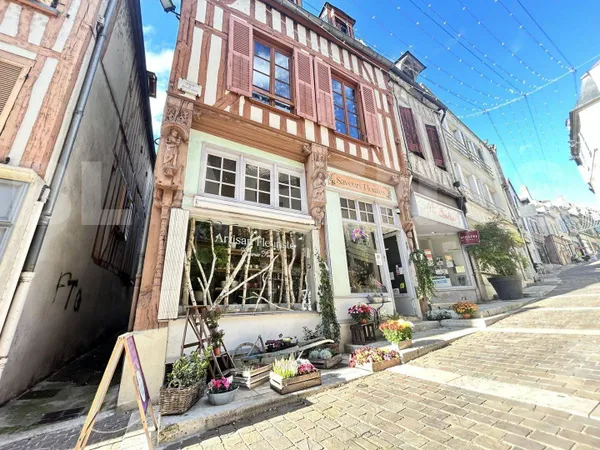 Local commercial 4 pièces 70 m² 