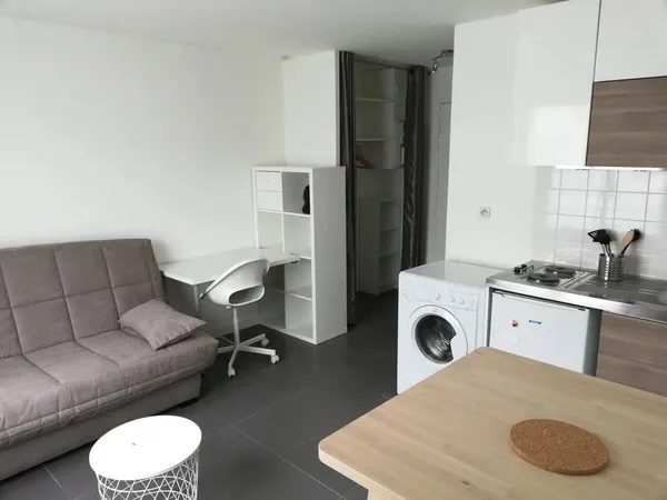 Beau studio meublé 19m² ILE DE NANTES 