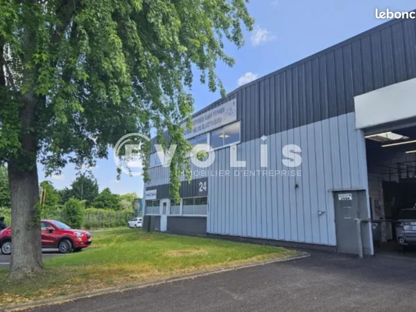 Local d'activité 499 m² 
