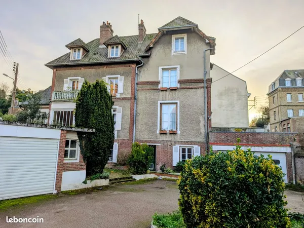Maison 7 pièces 257 m² 