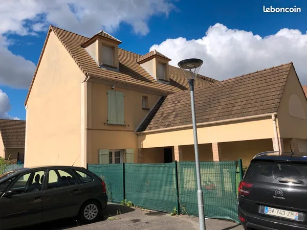 Maison Mello 4 chambres disponible 1000 e 