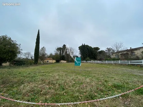 Terrain 967 m² 