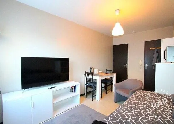 Studio 1 pièce 17 m² 