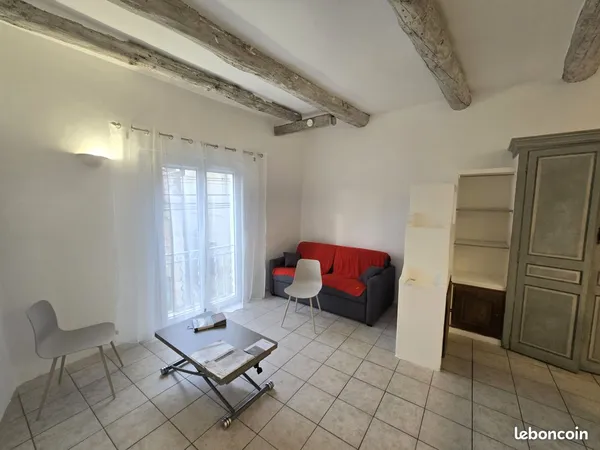 Studio 1 pièce 26 m² 