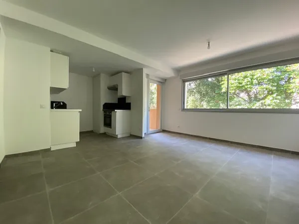 Aix En Provence : Location Appartement T1 / Studio avec terr 