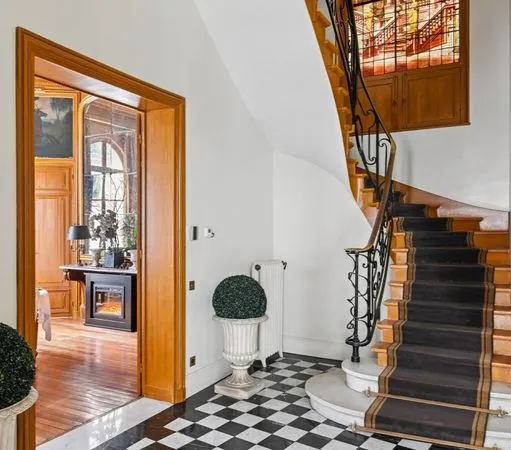 Villa 16 pièces 718 m² 