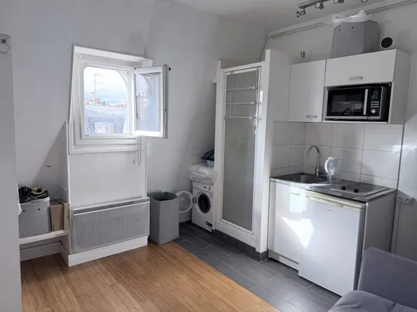 Chambre de service 1 pièce 11 m² 