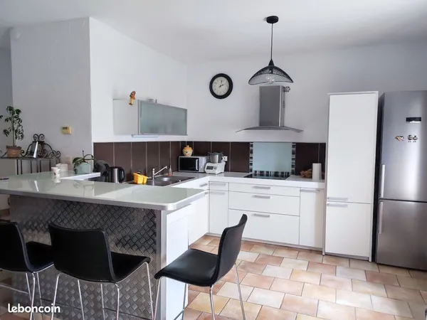 Duplex 99,30 m² avec 3 chambres terrasse et jardin Saint-Just-Malmont 