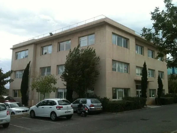 Bureau 402 m² 