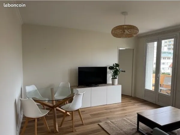 T3 Equipé - 60 m² - Avenue Jean Rieux / Place Dupuy - 1300 CC - DISPONIBLE IMMÉDIATEMENT 