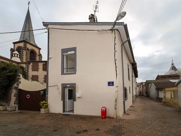 Petite maison de ville - centre-bourg Cébazat 