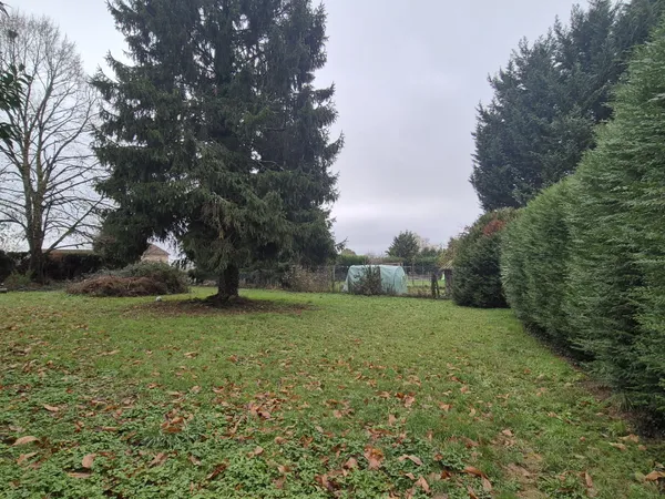 Terrain 884 m² 